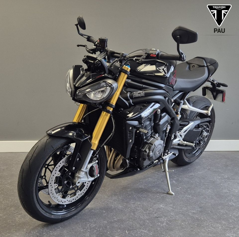 TRIUMPH SPEED TRIPLE 1200 RS 4