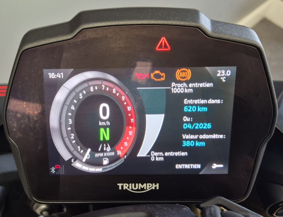 TRIUMPH SPEED TRIPLE 1200 RS 4