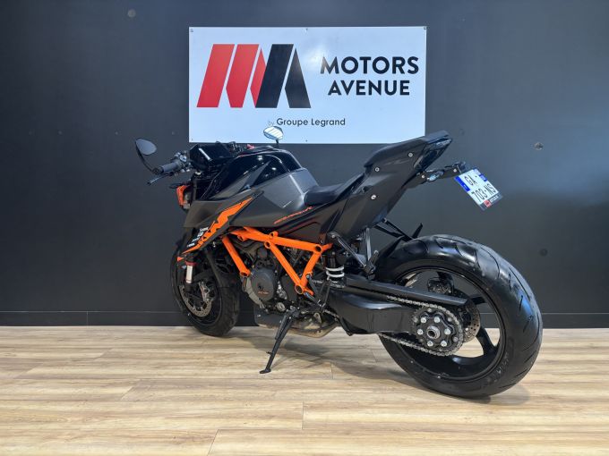 KTM 1290 SUPER DUKE R 4