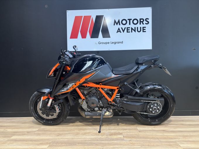 KTM 1290 SUPER DUKE R 4