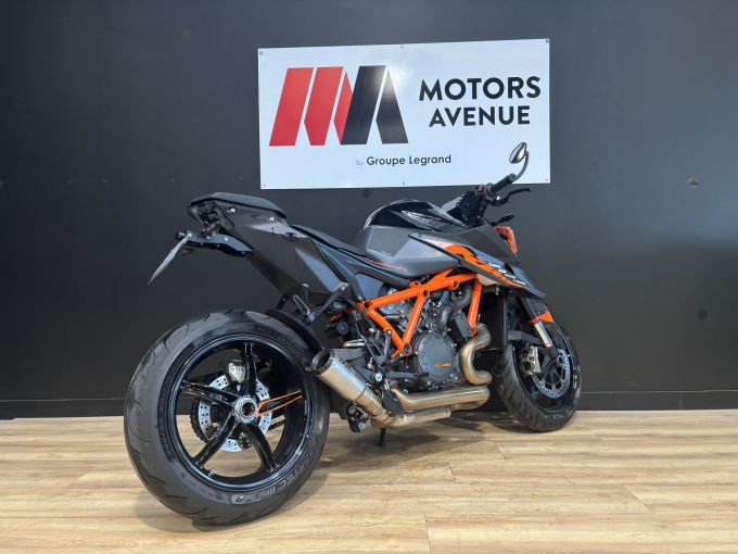 KTM 1290 SUPER DUKE R 4