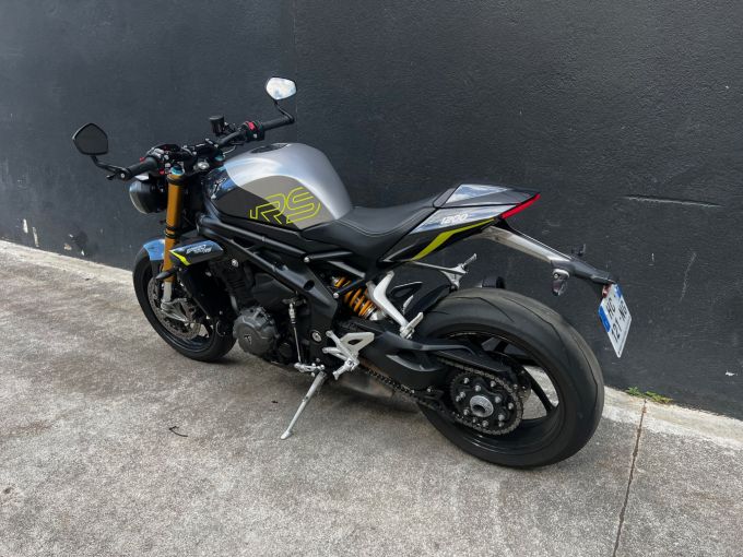TRIUMPH SPEED TRIPLE 1200 RS 4