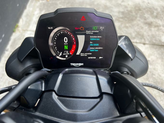 TRIUMPH SPEED TRIPLE 1200 RS 4