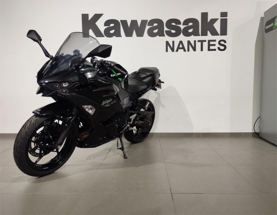 KAWASAKI Ninja 500 4