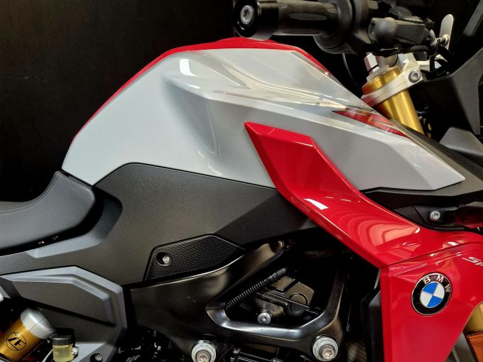 BMW F 800 R 47.5CV 4