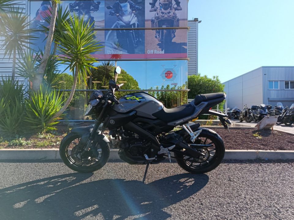 YAMAHA MT-125 4