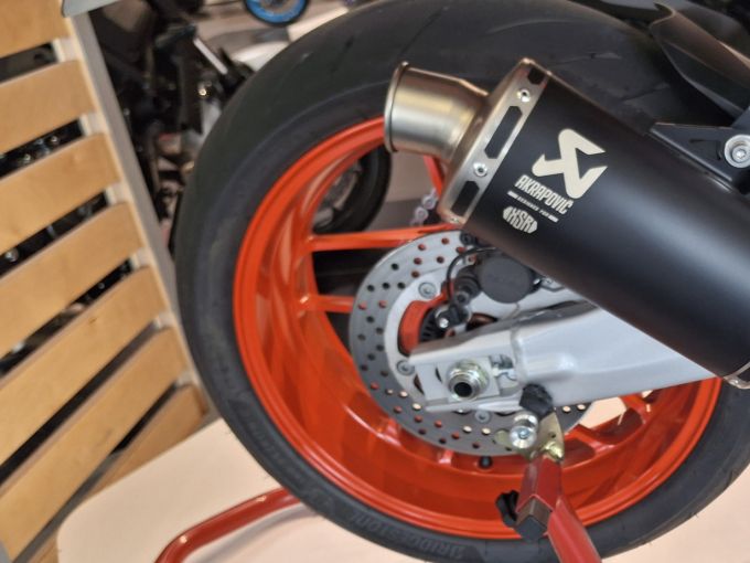 YAMAHA XSR 900 GP 4