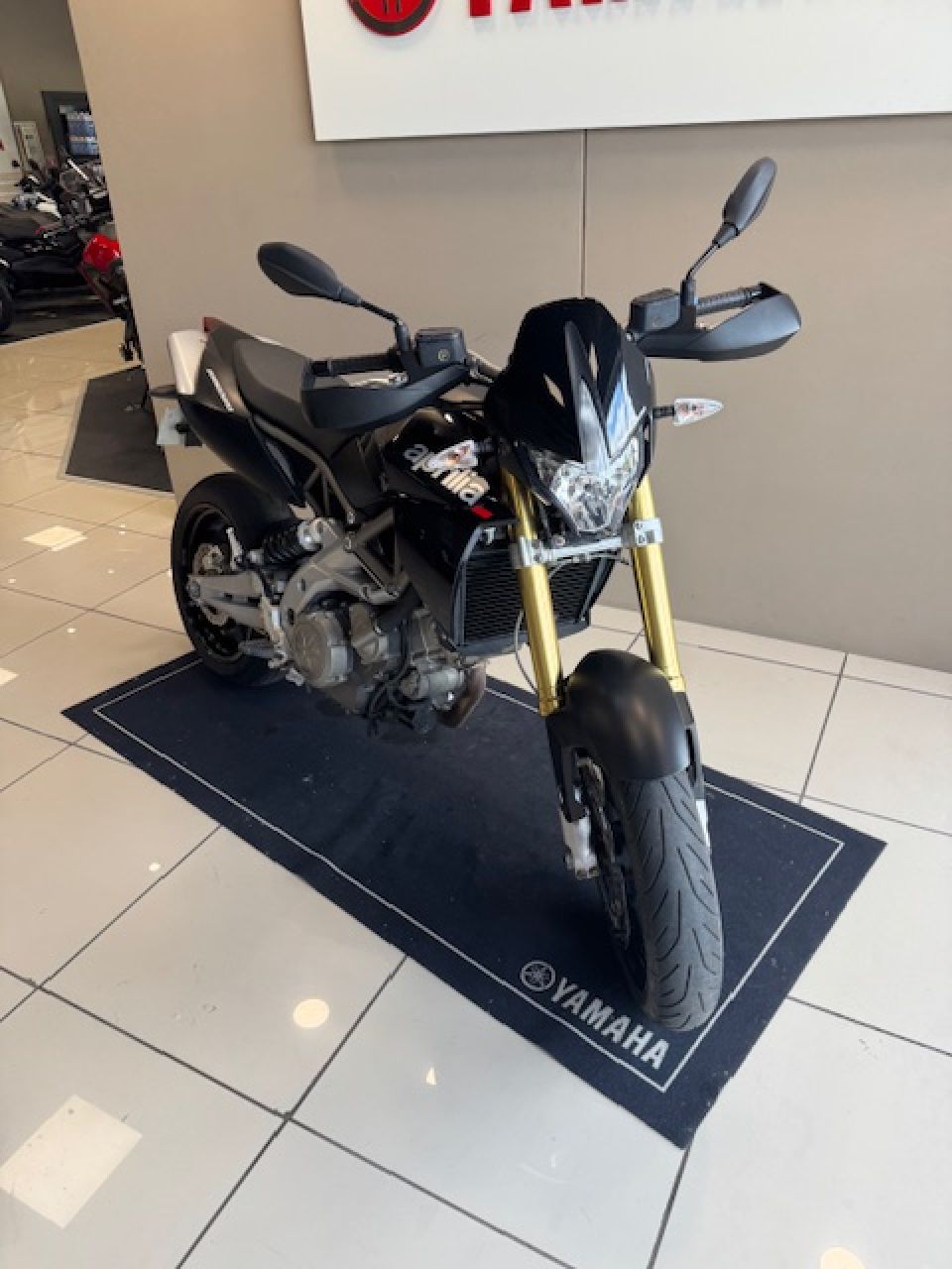 APRILIA DORSODURO 750 4