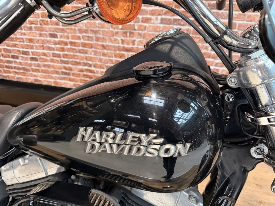 HARLEY-DAVIDSON DYNA STREET BOB 1584 4