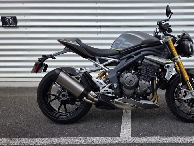 TRIUMPH SPEED TRIPLE 1200 RS 4