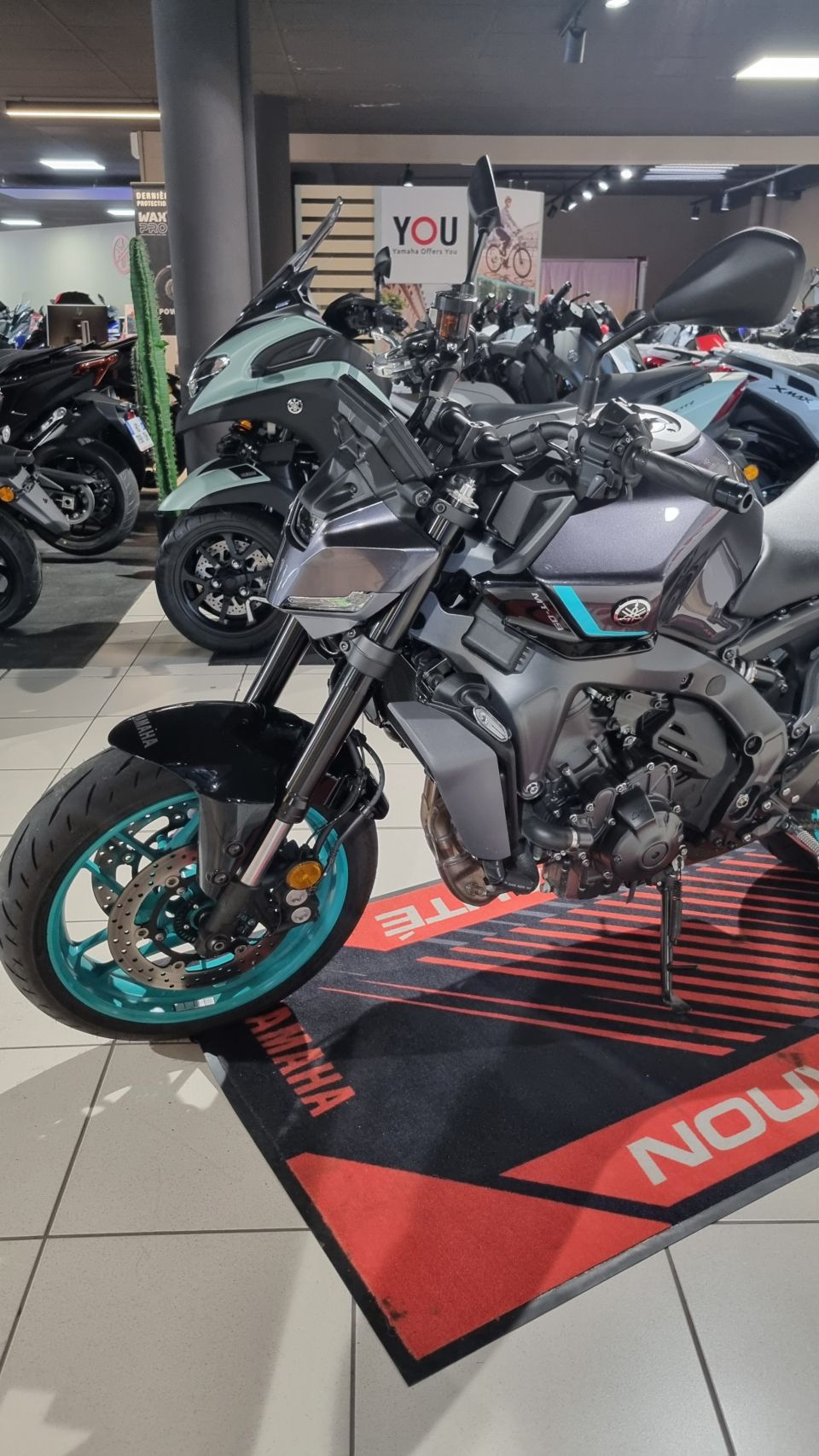 YAMAHA MT-09  Y-AMT 4