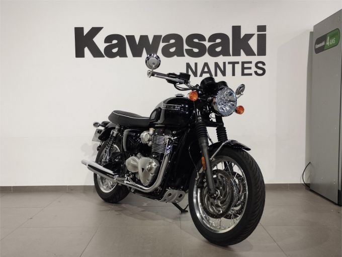 TRIUMPH BONNEVILLE T120 4