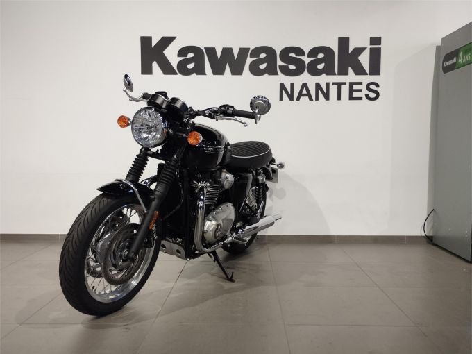 TRIUMPH BONNEVILLE T120 4