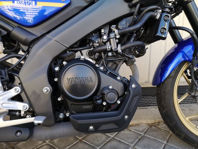 YAMAHA XSR 125 4