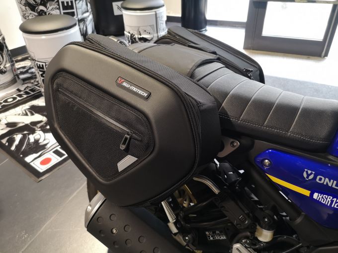 YAMAHA XSR 125 4