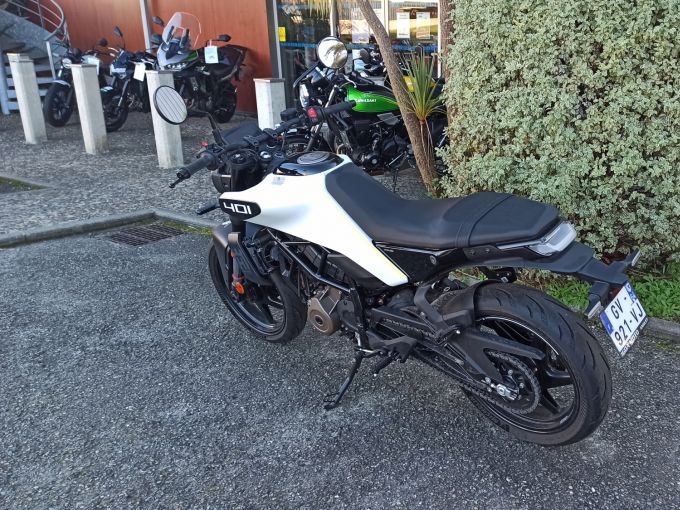 HUSQVARNA 401 VITPILEN 4