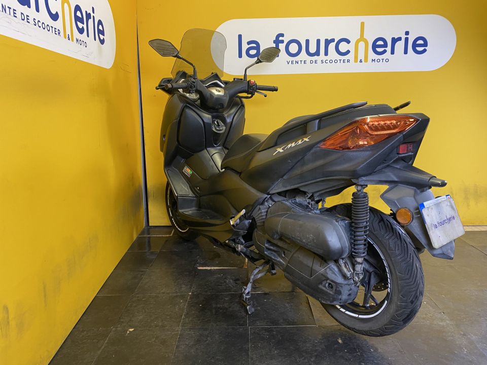 YAMAHA X-MAX 125 4