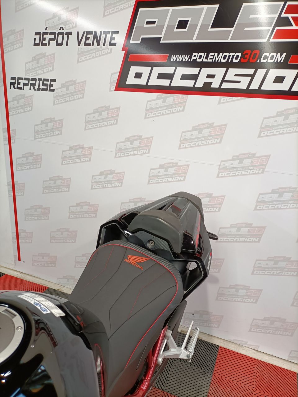 HONDA CB 750 HORNET 4