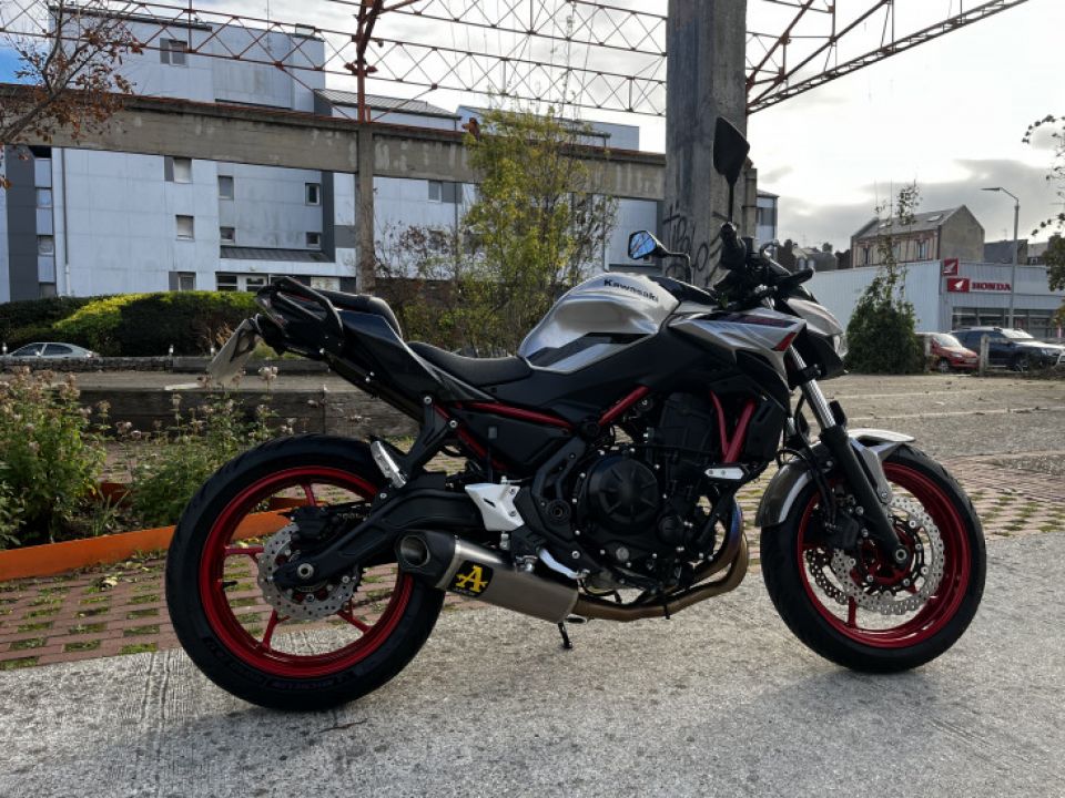 KAWASAKI Z650 ABS 4