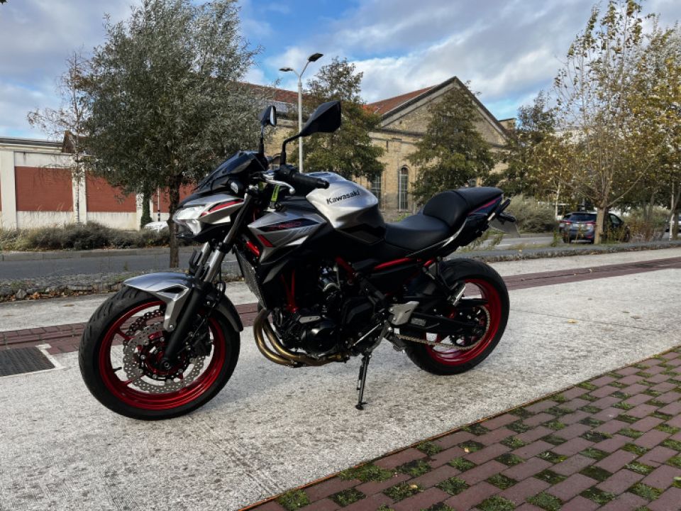 KAWASAKI Z650 ABS 4