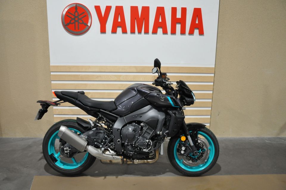 YAMAHA MT-10 4