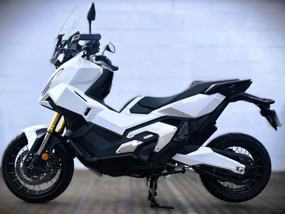 HONDA X-ADV 4