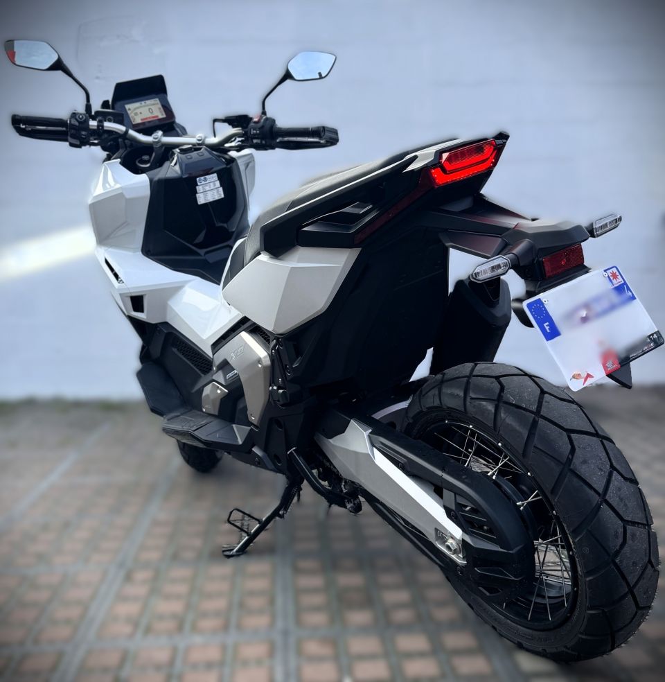 HONDA X-ADV 4