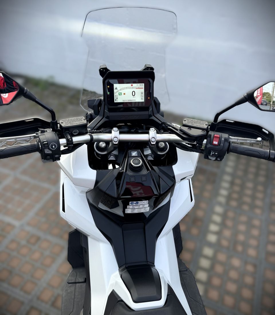 HONDA X-ADV 4