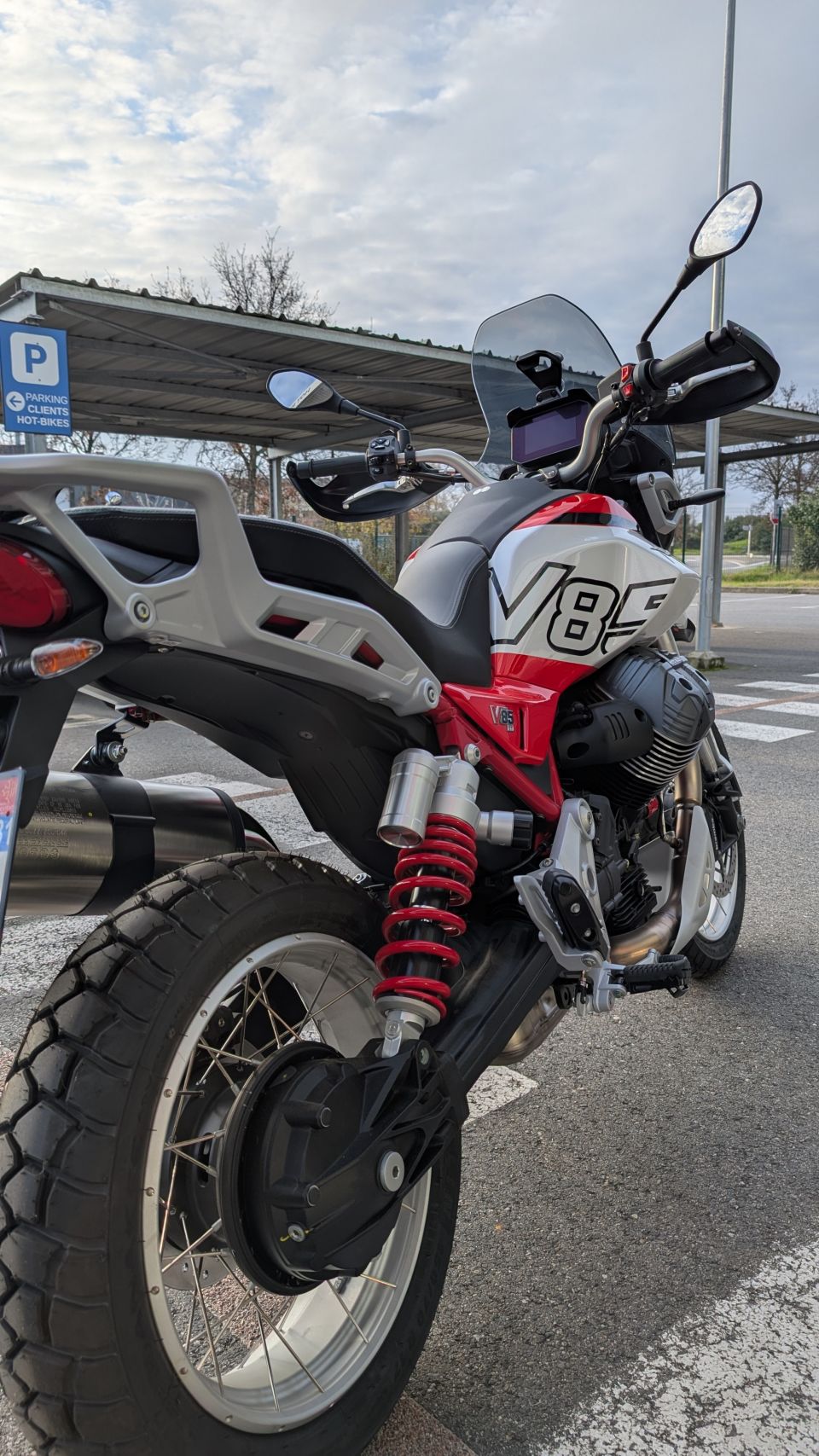 MOTO GUZZI V85 TT 850 4