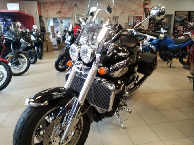 TRIUMPH Rocket III 2300 4