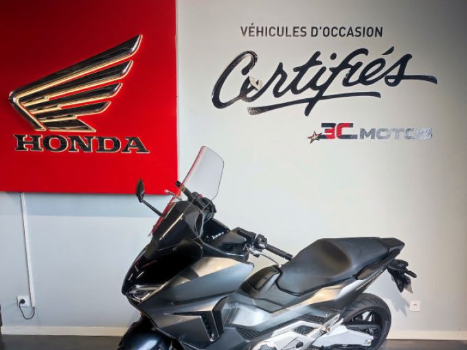 HONDA FORZA 750 4