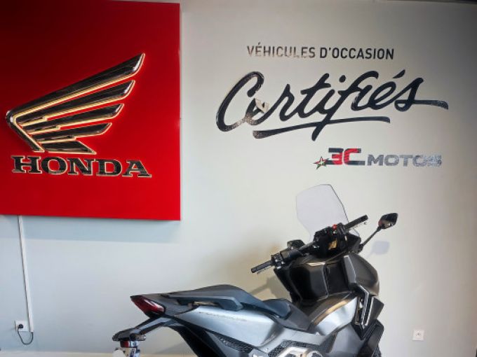 HONDA FORZA 750 4