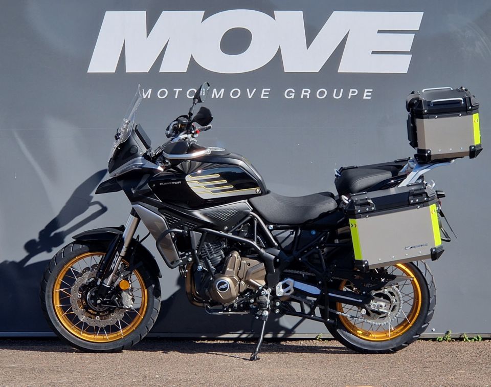 QJ MOTOR SRT 700 X 4