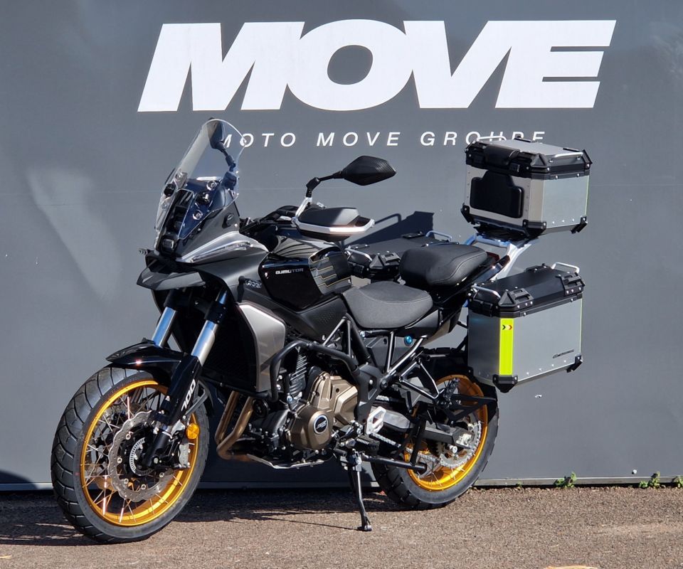 QJ MOTOR SRT 700 X 4