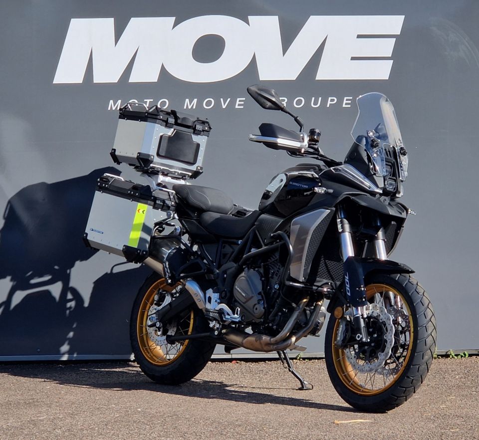 QJ MOTOR SRT 700 X 4