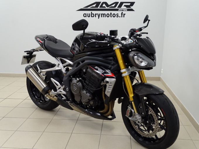 TRIUMPH SPEED TRIPLE 1200 RS 4