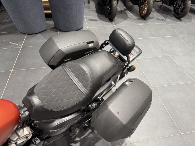 HYOSUNG GV AQUILA 125 4