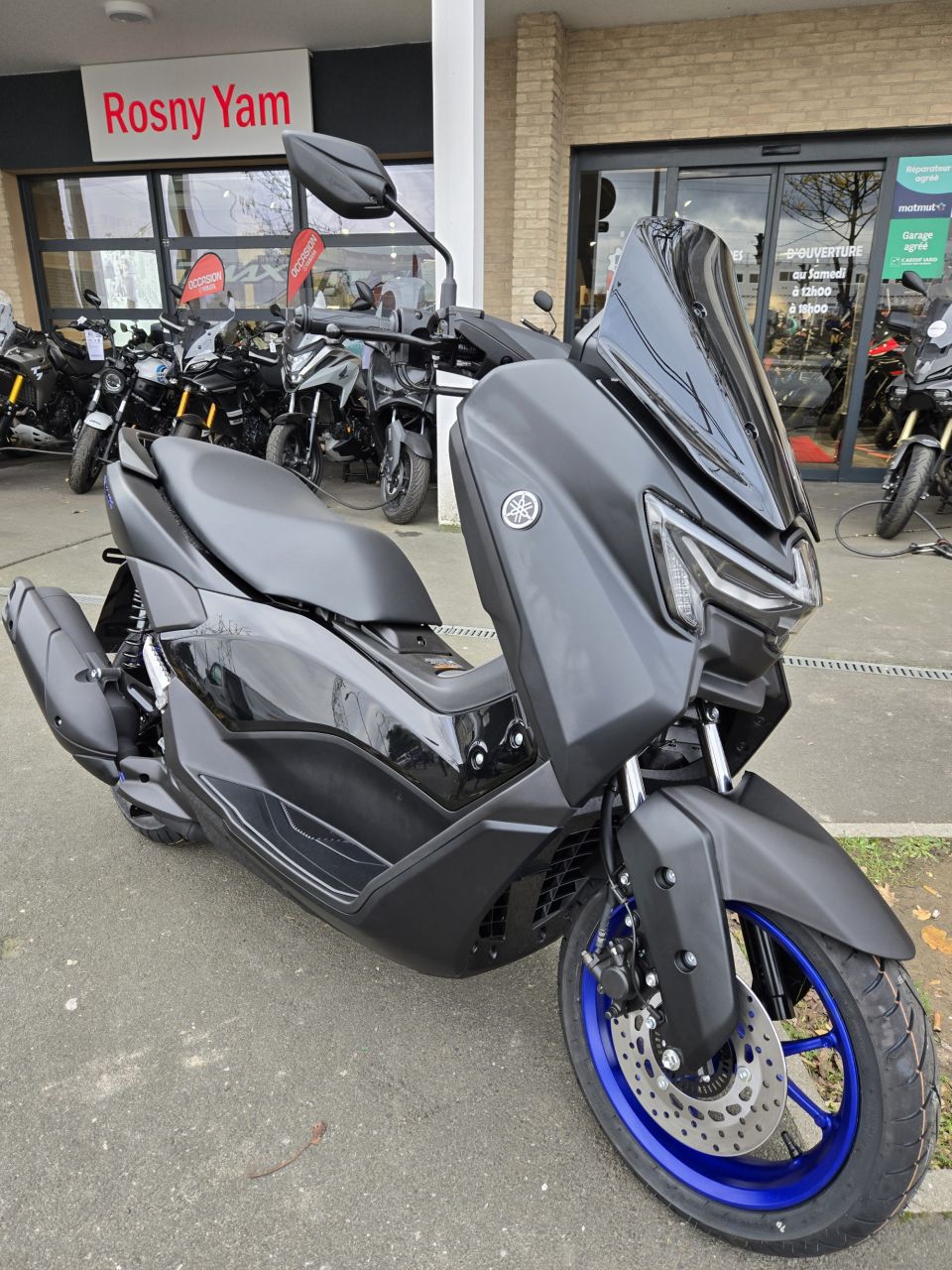 YAMAHA NMAX 125 4