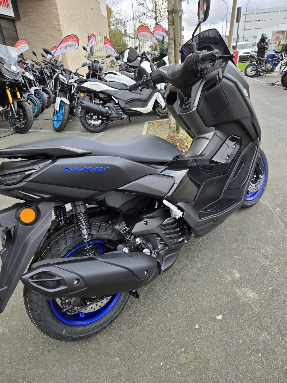 YAMAHA NMAX 125 4