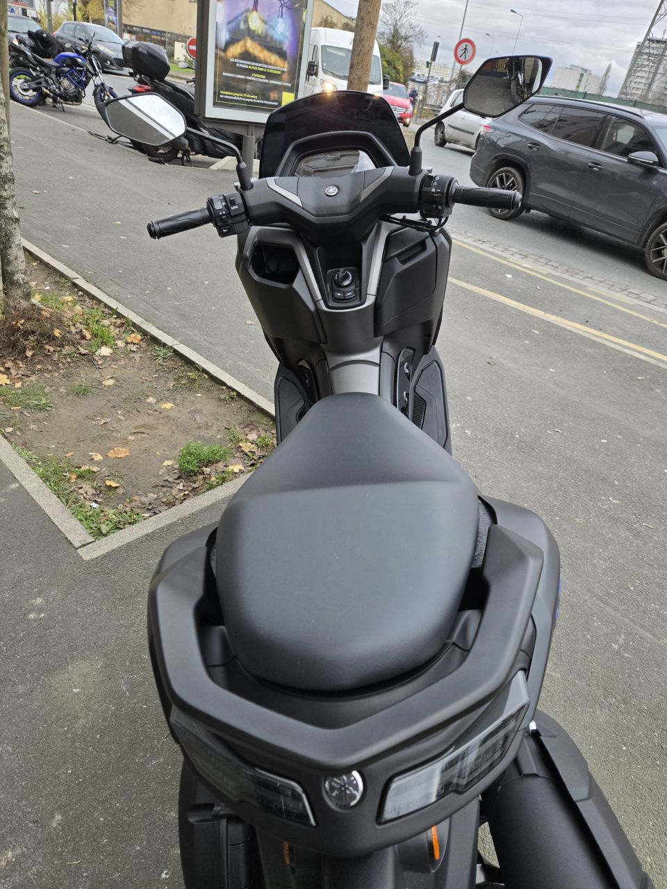 YAMAHA NMAX 125 4