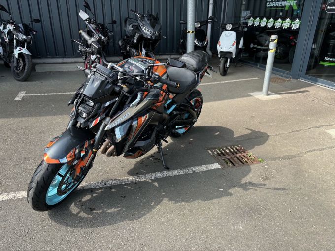 SUZUKI GSX-S 1000 4