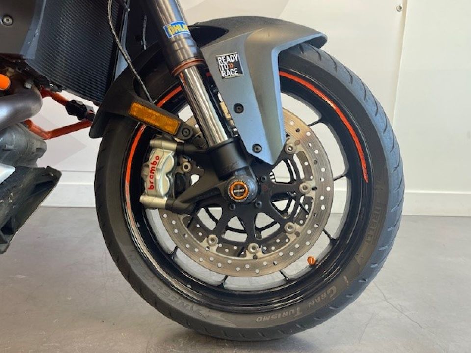 KTM 1290 SUPER DUKE GT 4