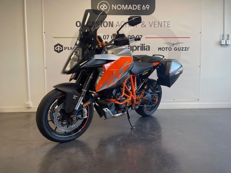 KTM 1290 SUPER DUKE GT 4