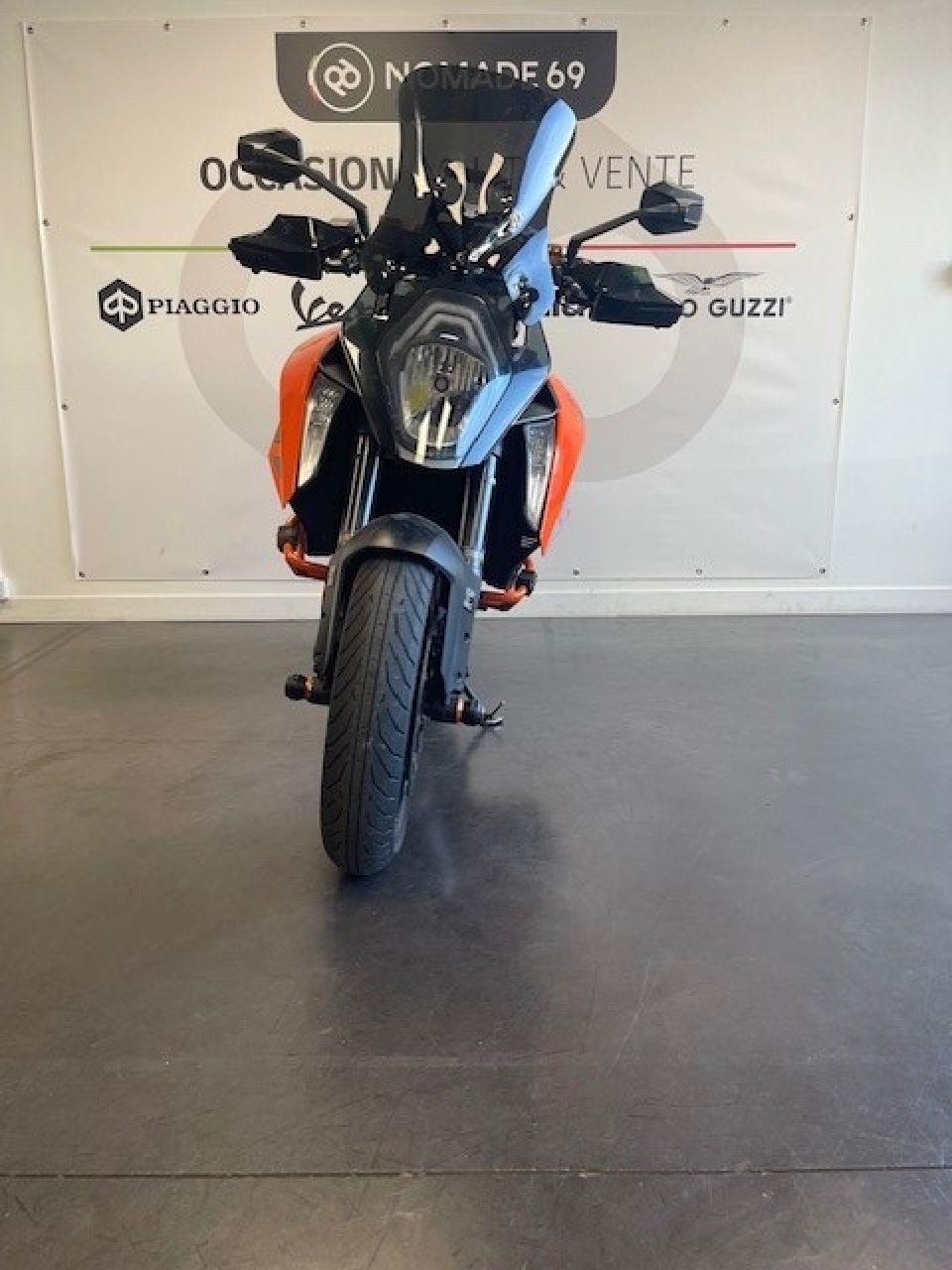 KTM 1290 SUPER DUKE GT 4