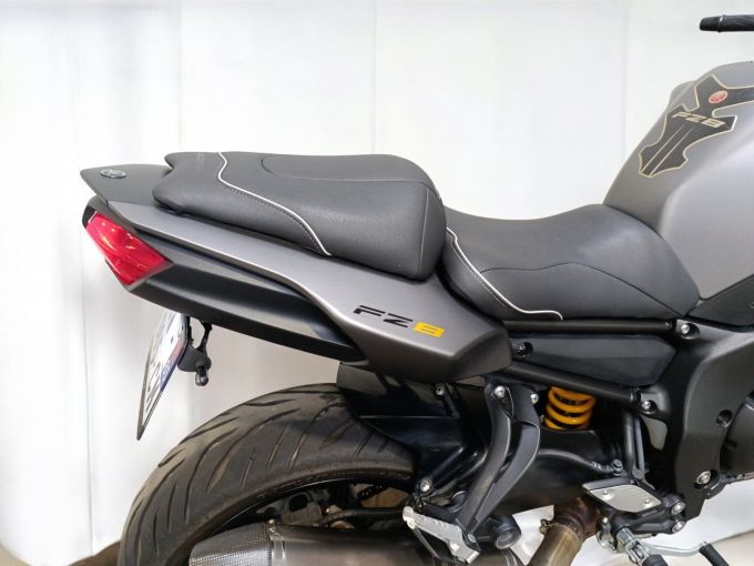 YAMAHA FZ8 4