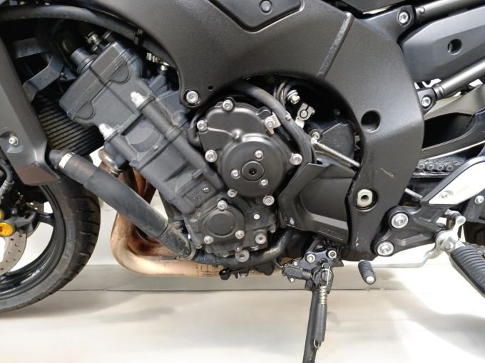 YAMAHA FZ8 4