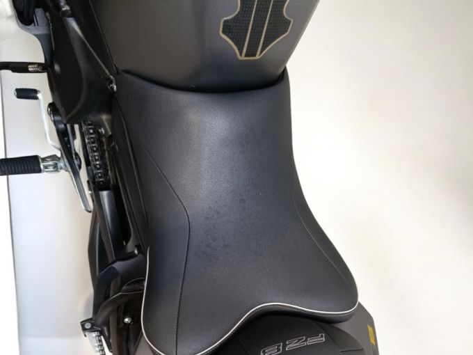 YAMAHA FZ8 4