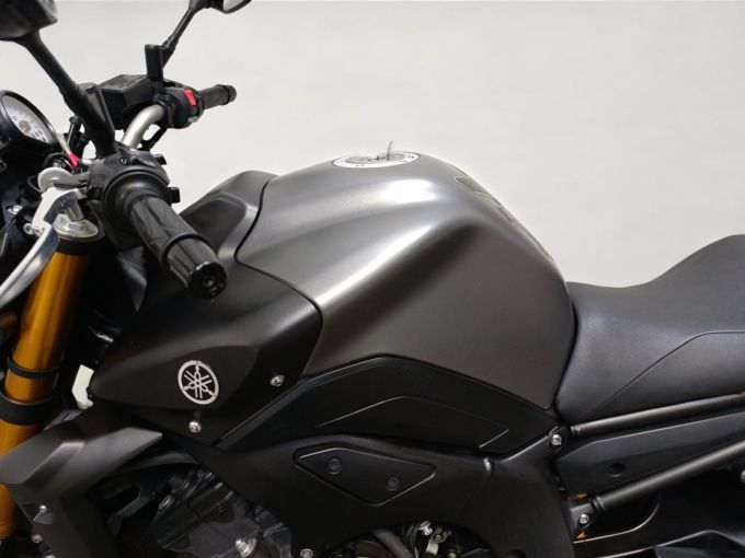 YAMAHA FZ8 4