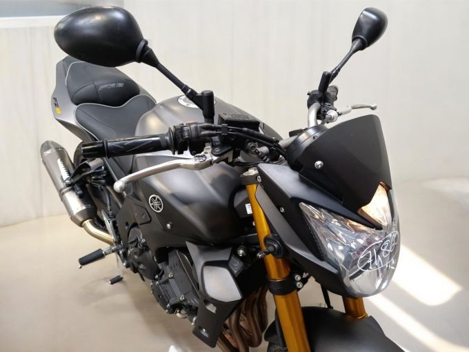 YAMAHA FZ8 4