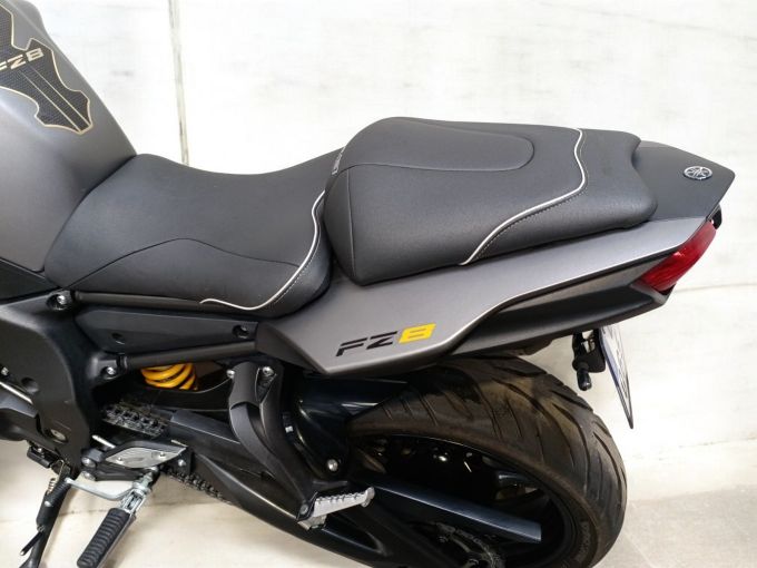 YAMAHA FZ8 4